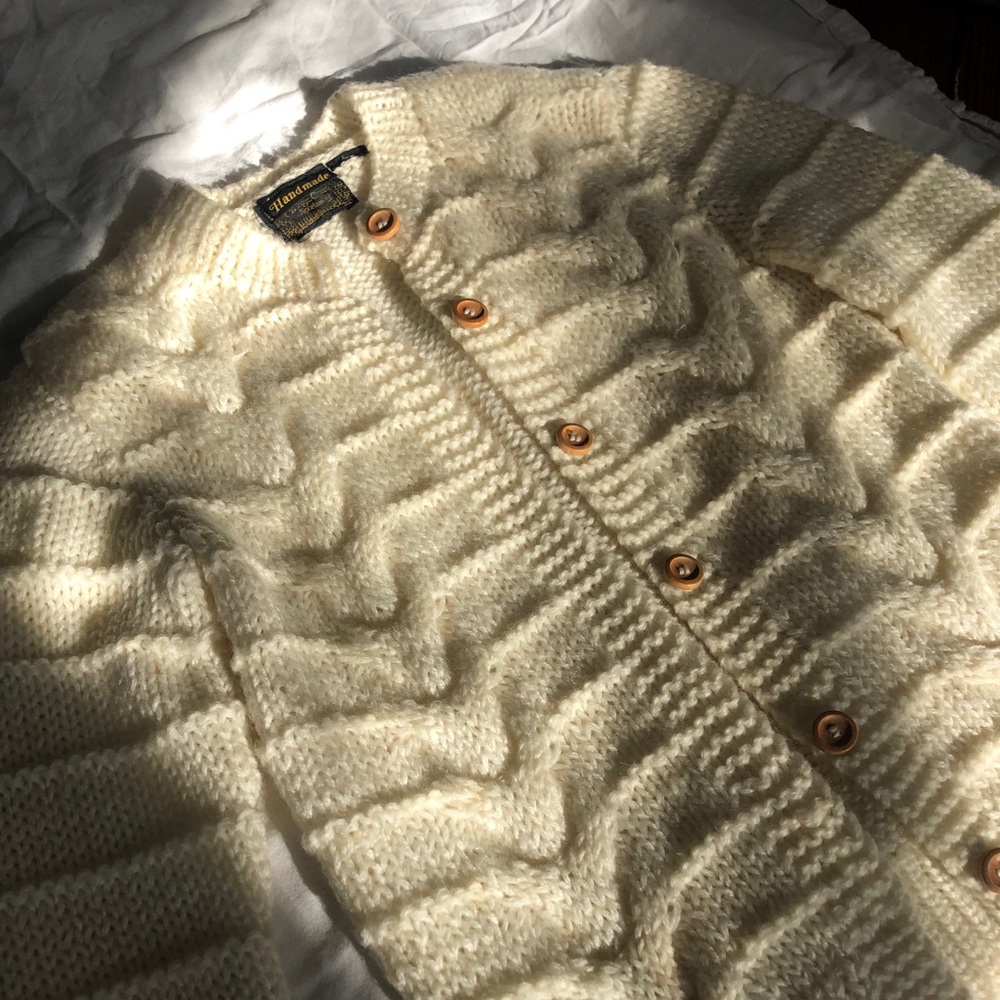 HANDMADE VINTAGE CARDIGAN